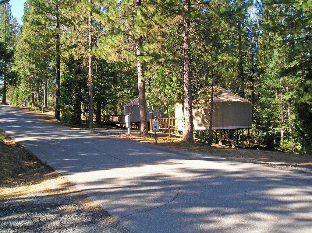 Yosemite Lakes Hillside Yurt 1 Parco vacanze *